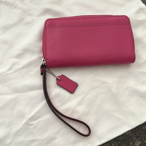 Coach wristlet - Picture 3 of 3